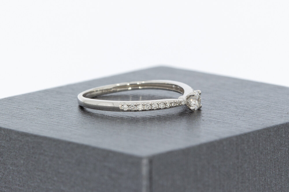 9 Karat Gold Ring Damen mit Diamant 0,09 ct - Ringgr&ouml;&szlig;e 50
