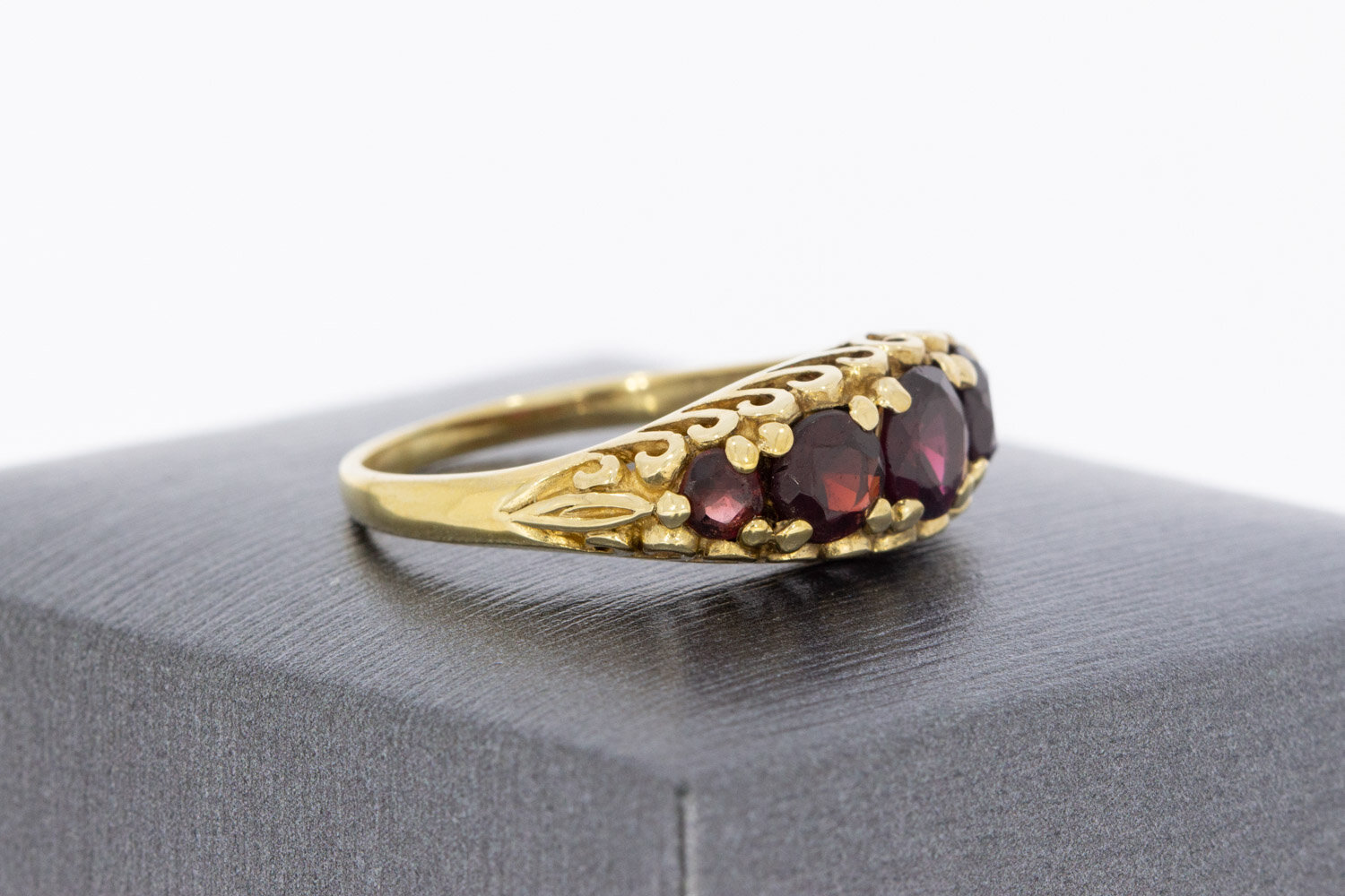 Vintage 9 Karat Gold Ring Damen mit Granat - Ringgr&ouml;&szlig;e 57