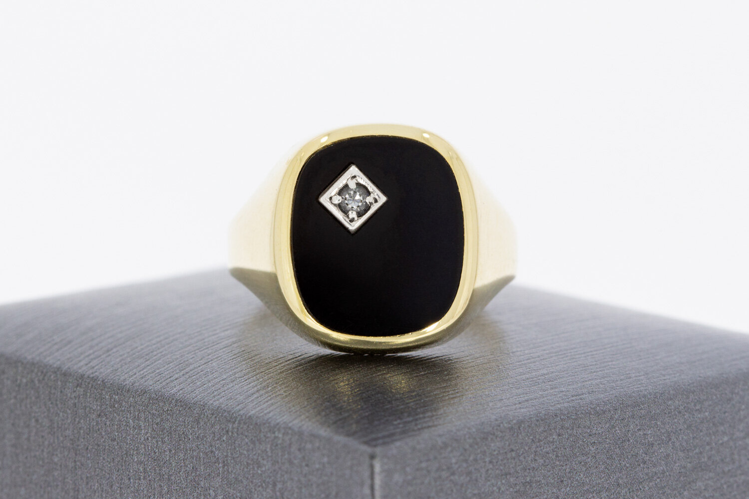 585 Gold Siegelring mit Onyx und Zirkonia - Ringgr&ouml;&szlig;e 62