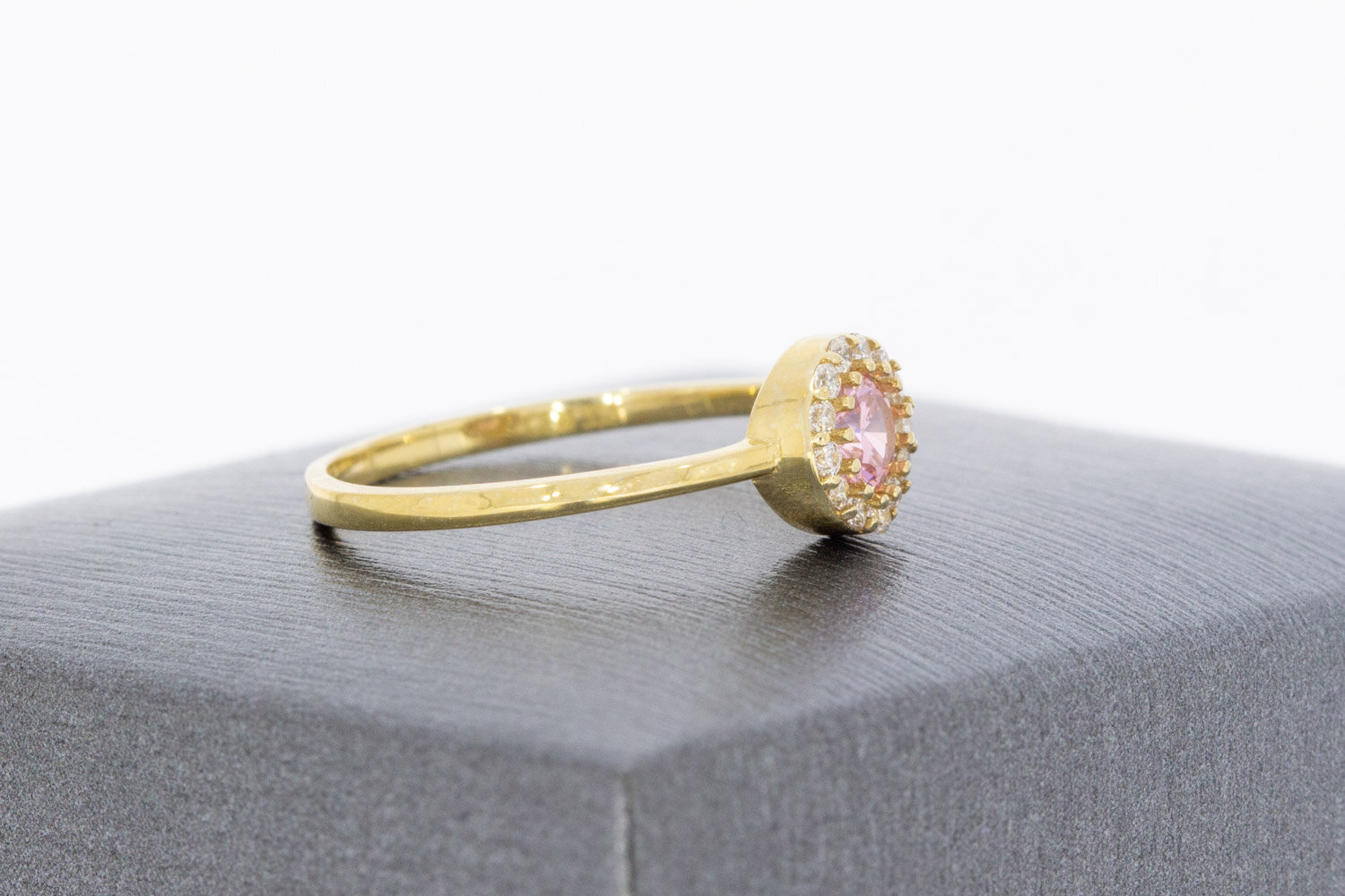 8 Karat Gold Halo-Ring Damen mit Saphir - Ringgr&ouml;&szlig;e 54