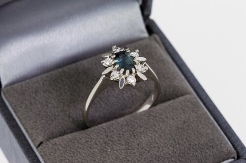 18 Karat Edelstein Damenring - 16,5 mm