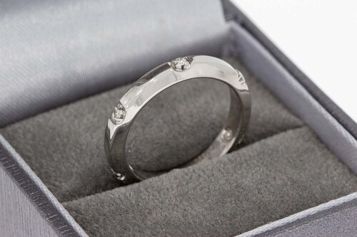 18 Karat Ring mit Diamant - 17,2 mm
