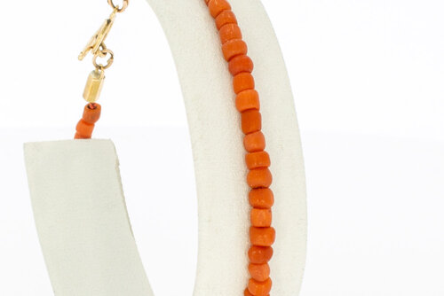 Rotes Korallenarmband 14 Karat Gold