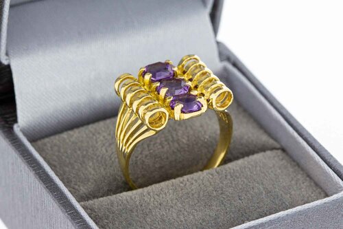 Amethyst 18 Karat Gold Ring - 18,2 mm