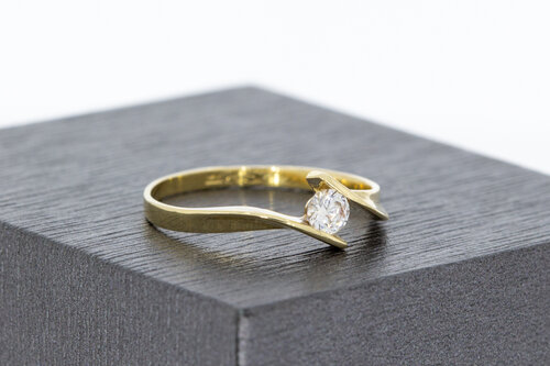 14 Karat Goldring mit Zirkonia- 17 mm