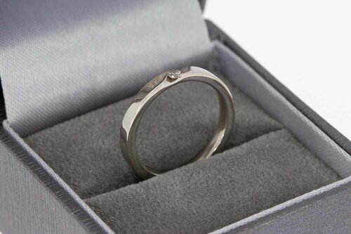 18 Karat Gold Solitärring Damen mit Diamant - Ringgröße 51