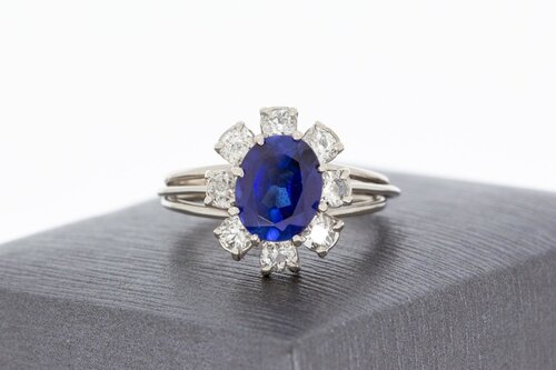 18 Karat Gold Rosettenring mit Saphir - Ringgröße 54